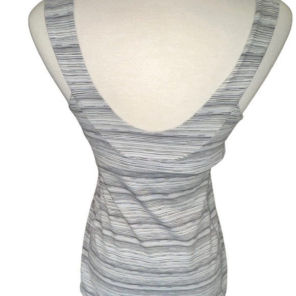 Lululemon Scoop Neck Low Back Mini Cyber Stripe White Silver Fox Tank 10 - Picture 7 of 16